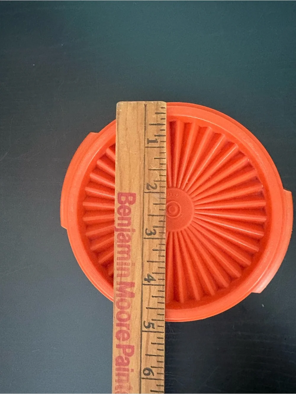 Vintage 1970s Tupperware Servalier 886 Bowls Sunburst Lids Set of 2